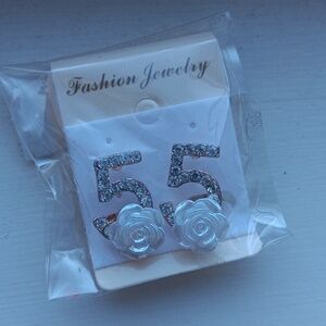 Earring women  flowers  diamonds NWT